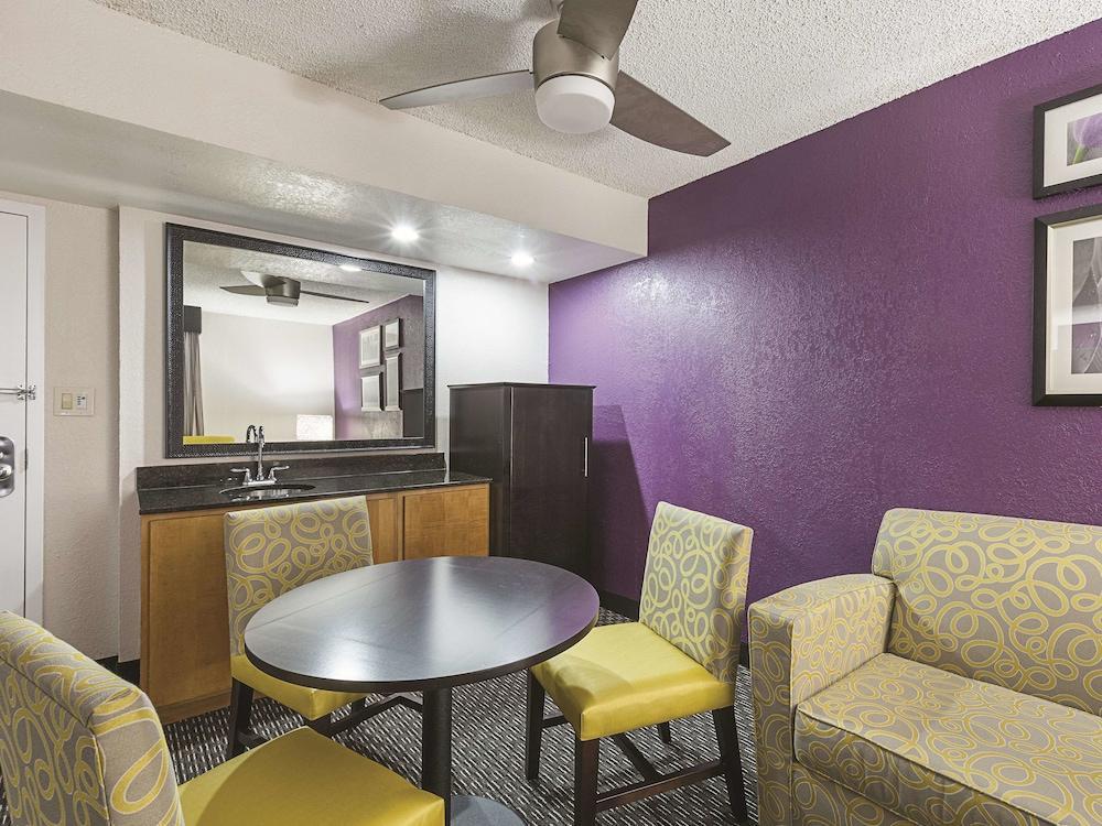 La Quinta by Wyndham Miami Lakes Bagian luar foto