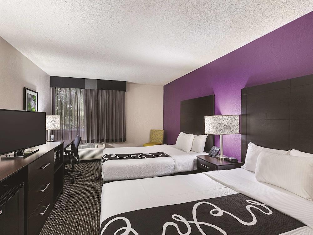 La Quinta by Wyndham Miami Lakes Bagian luar foto