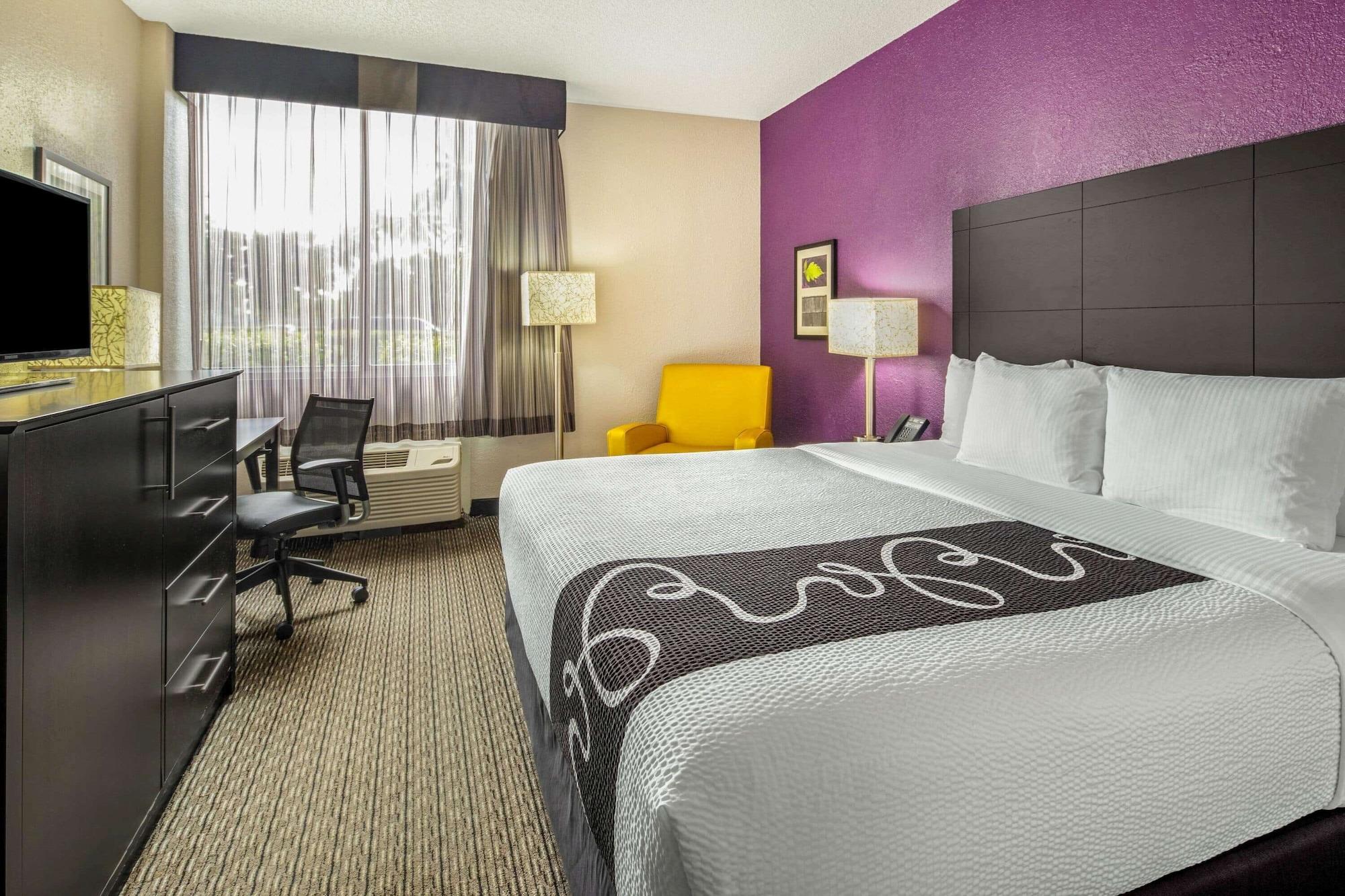La Quinta by Wyndham Miami Lakes Bagian luar foto