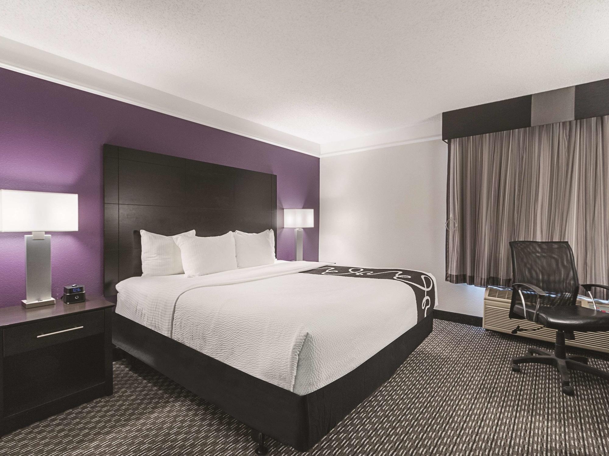 La Quinta by Wyndham Miami Lakes Bagian luar foto