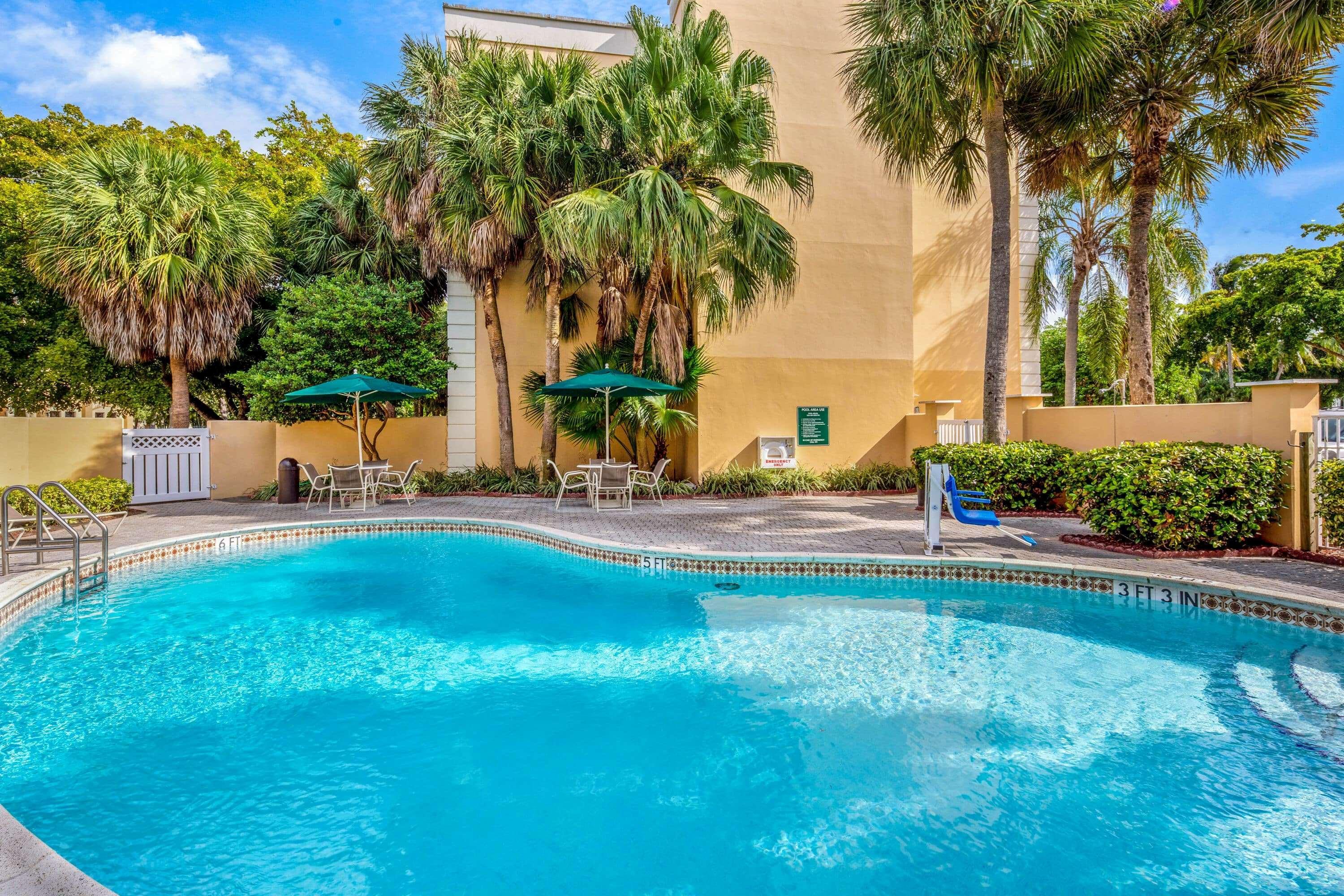 La Quinta by Wyndham Miami Lakes Bagian luar foto