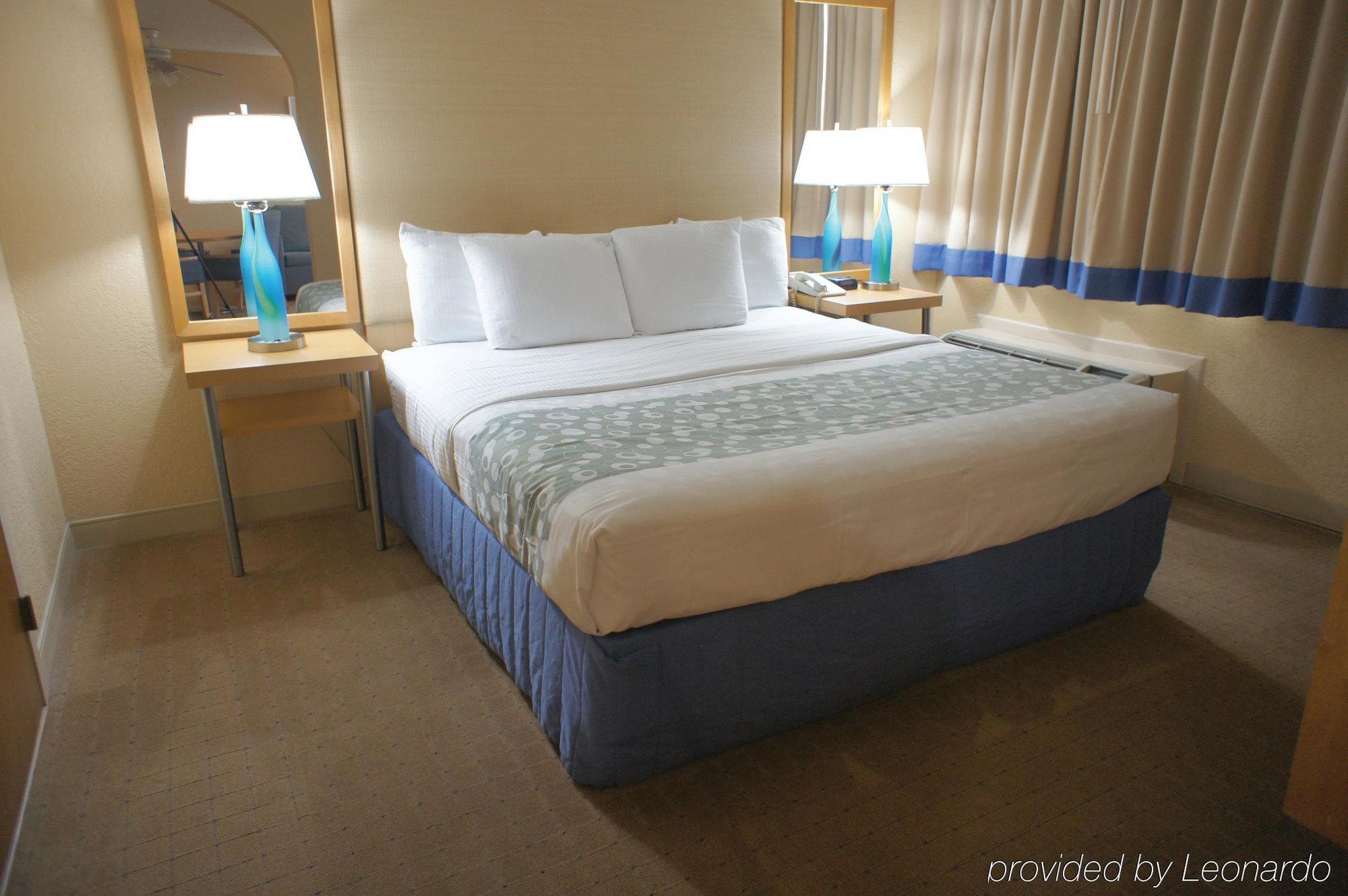La Quinta by Wyndham Miami Lakes Bagian luar foto