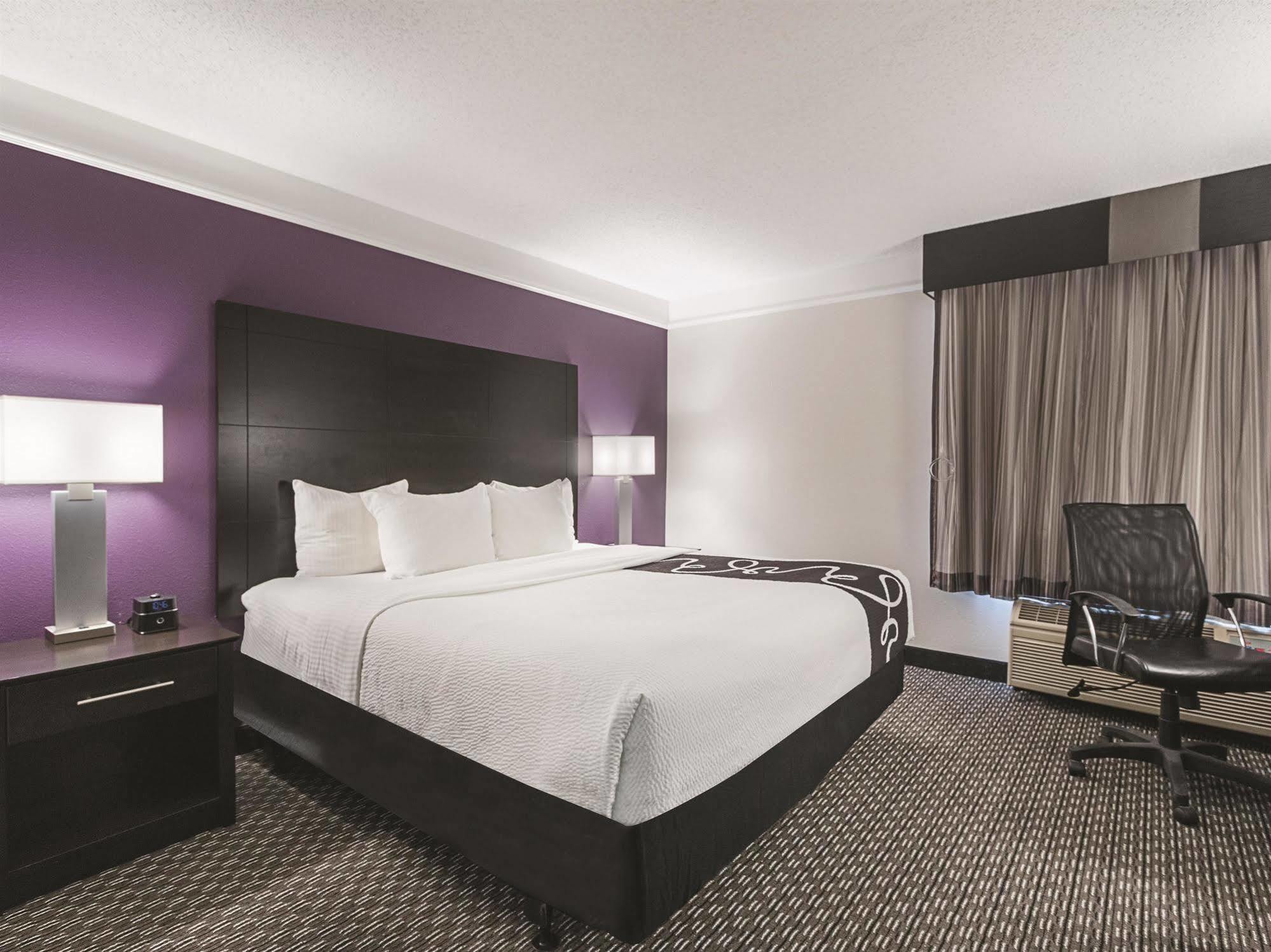 La Quinta by Wyndham Miami Lakes Bagian luar foto